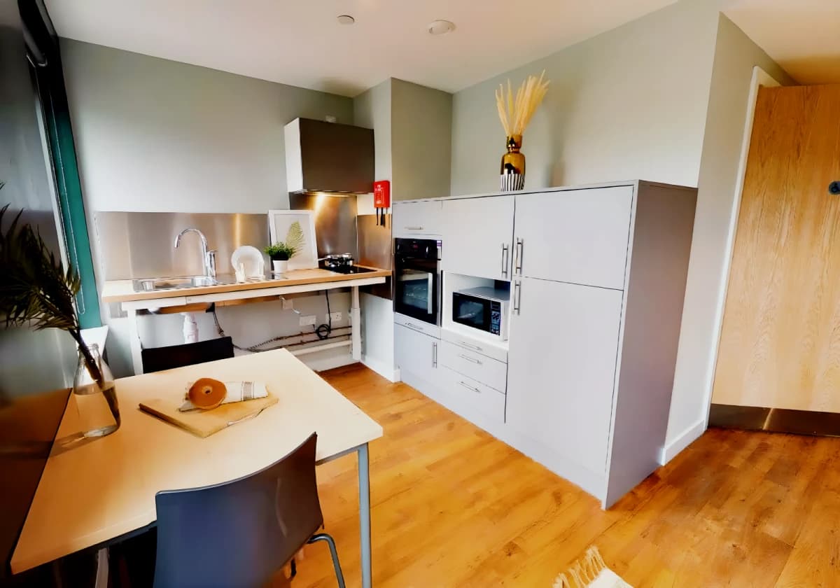 iQ Knight House image