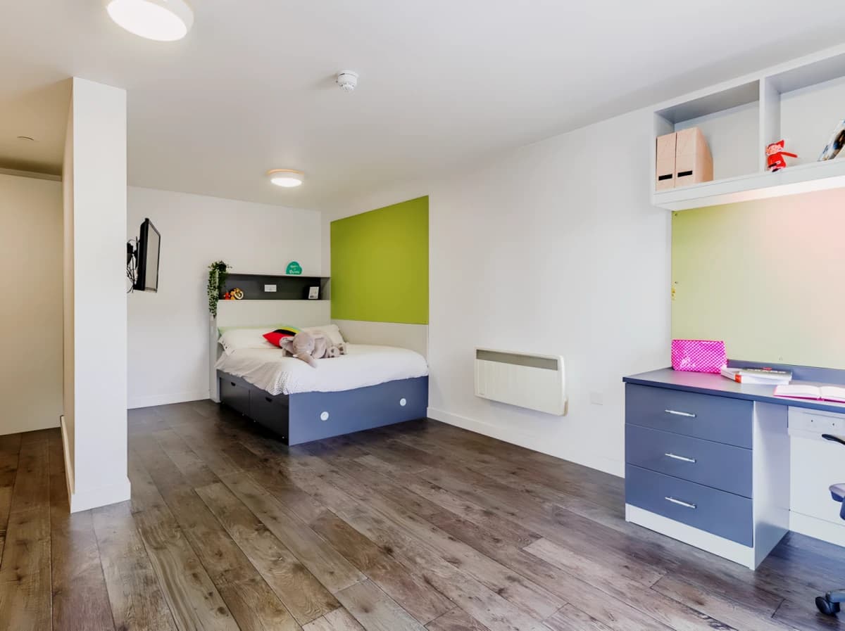 Crescent Place image