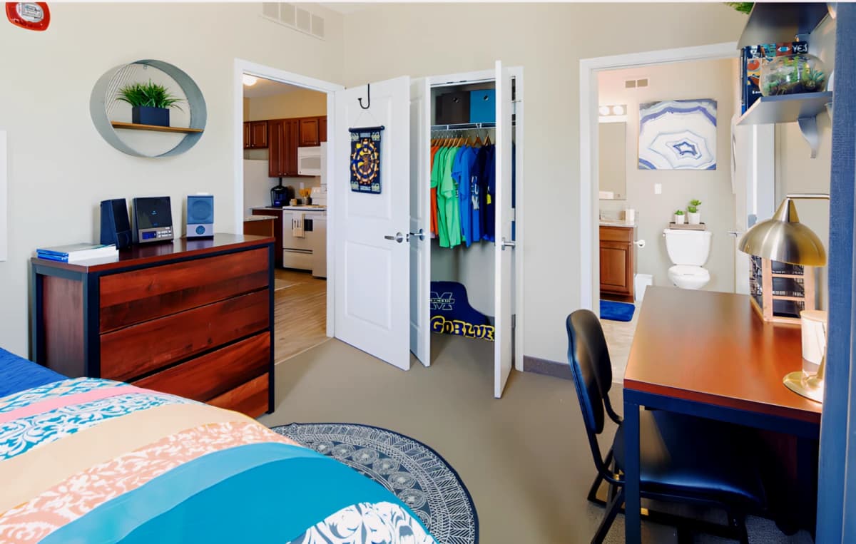 The Courtyards Student Apartments image