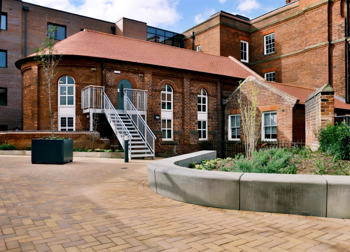 Outdoor Features