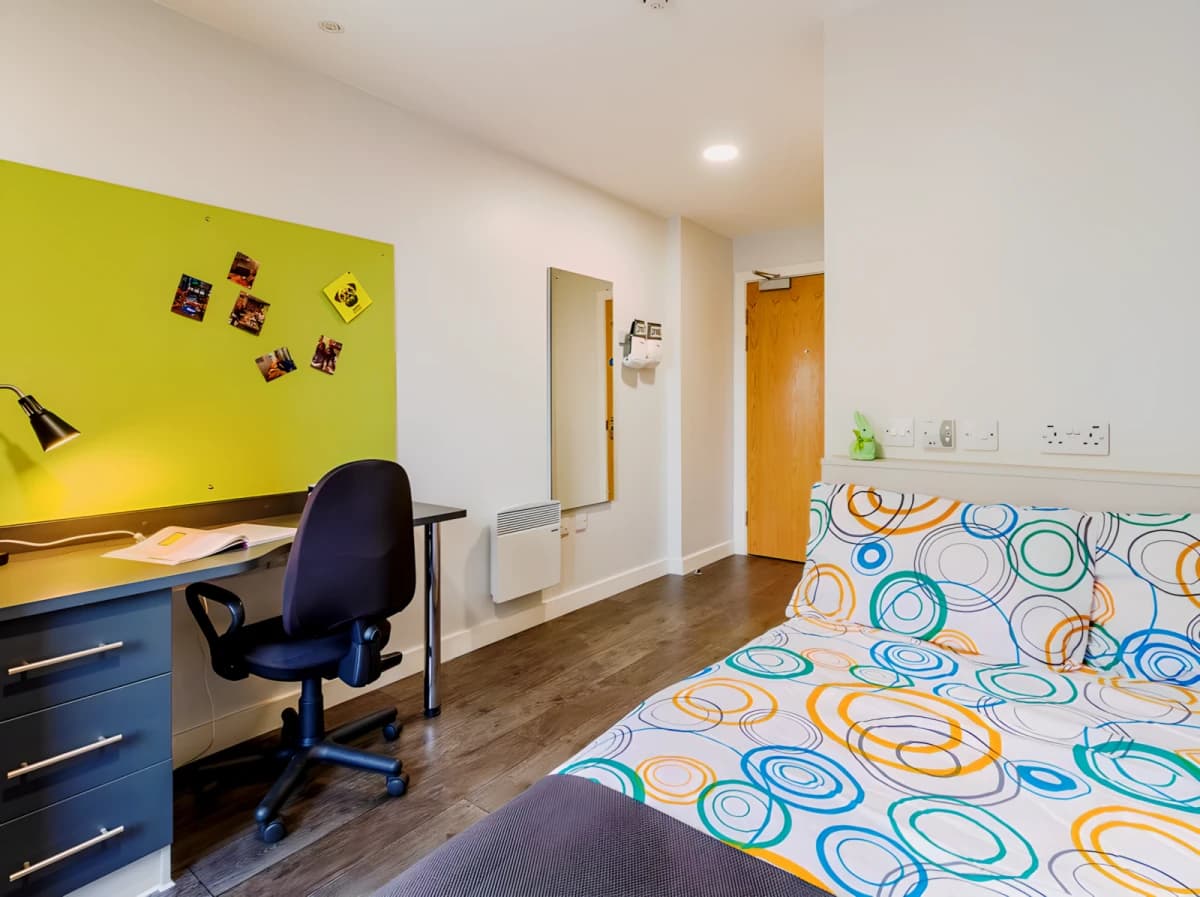 Yugo Austen House image