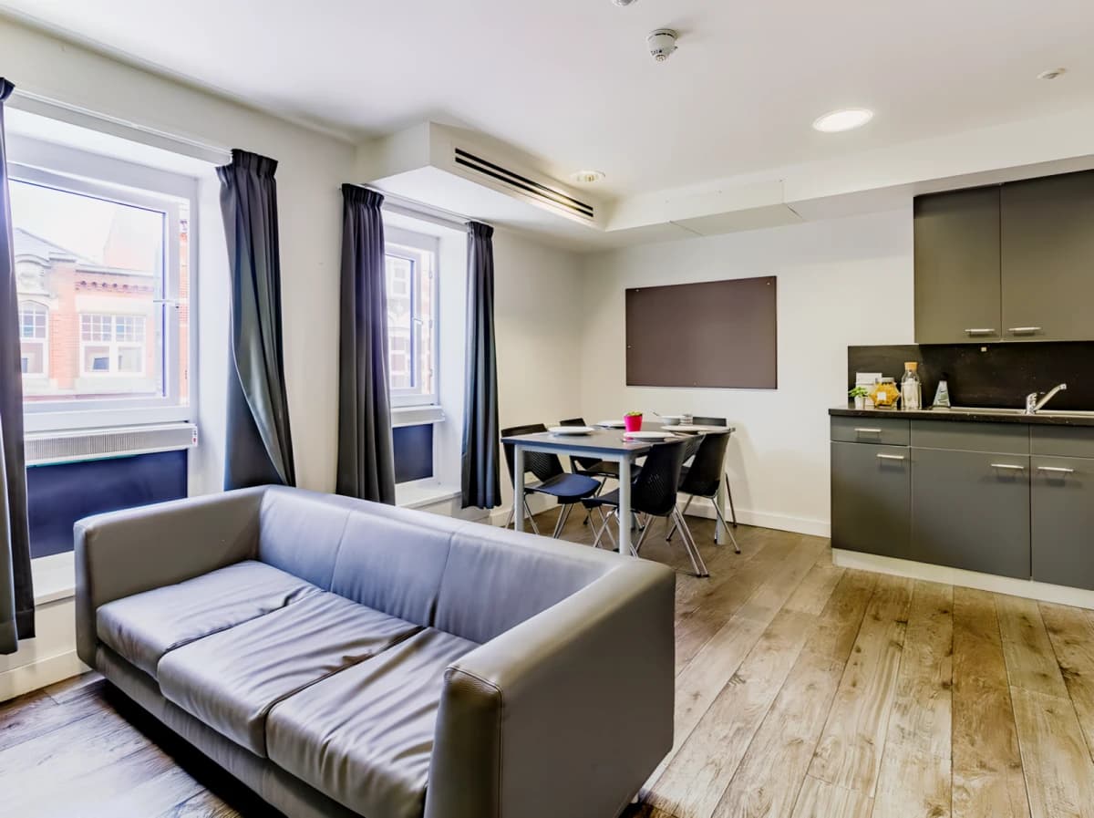 Crescent Place image