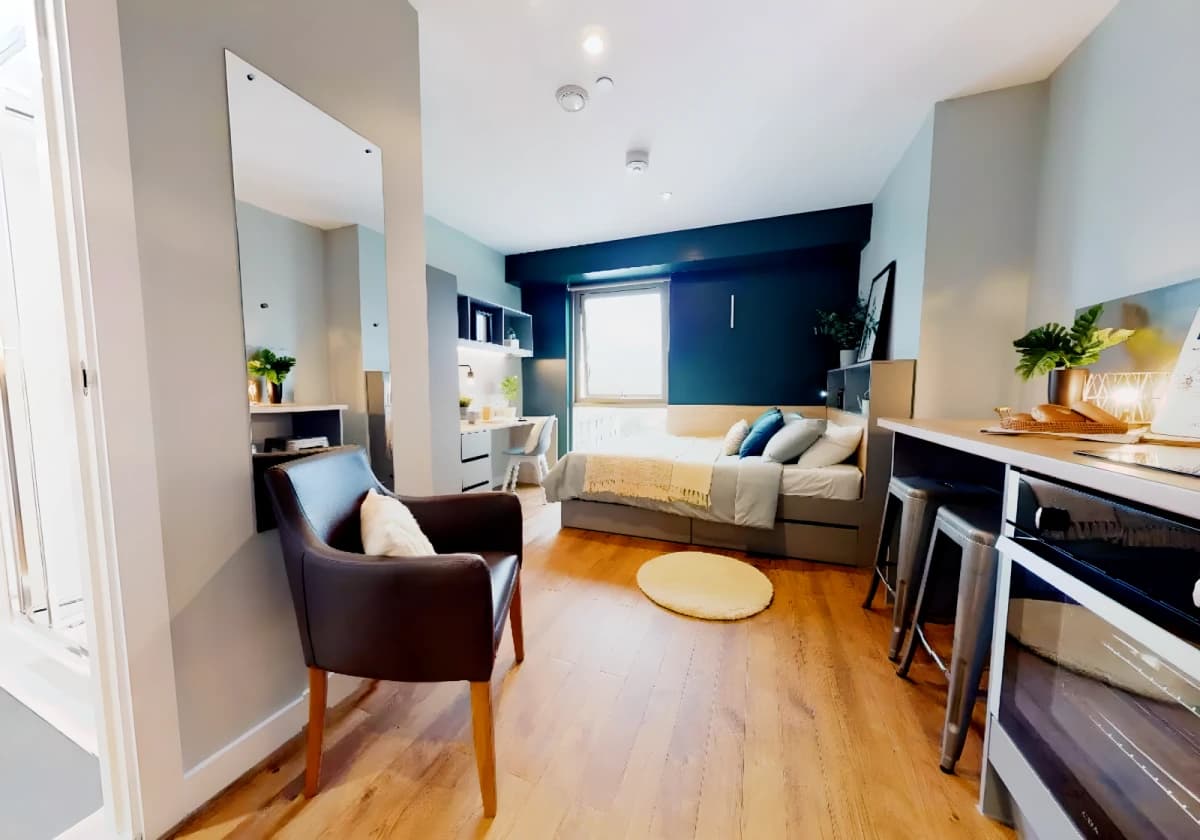 iQ Knight House image