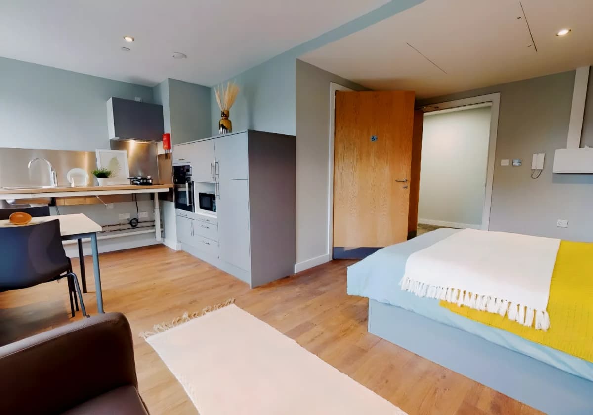 iQ Knight House image