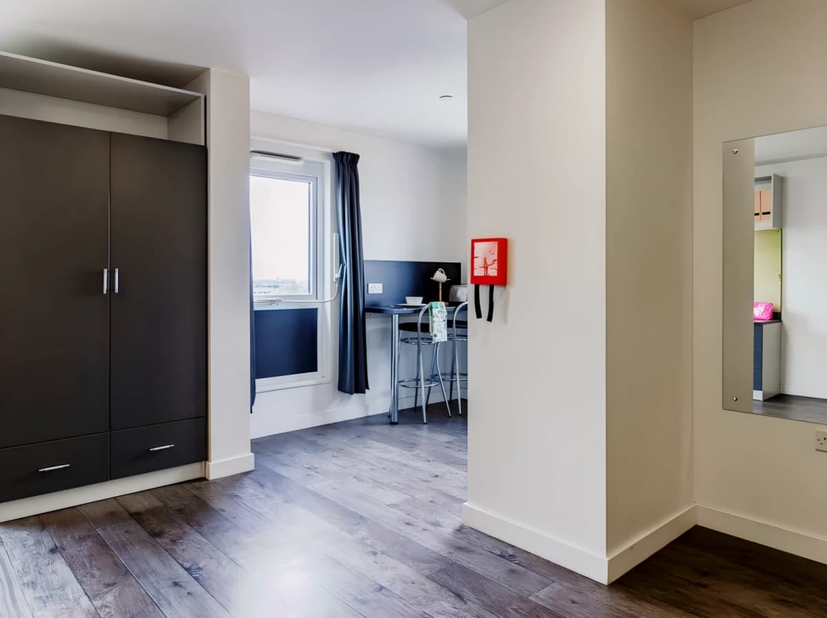 Crescent Place image