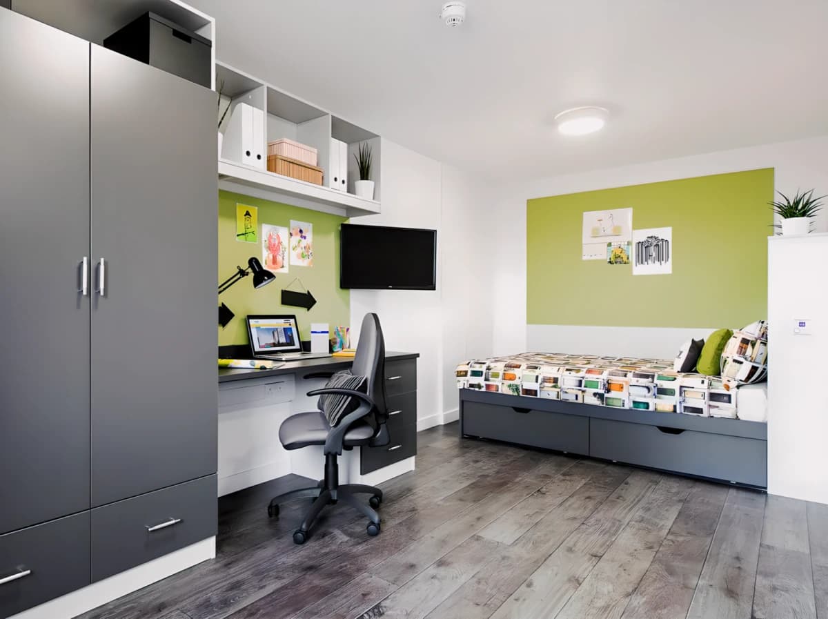 Crescent Place image 3