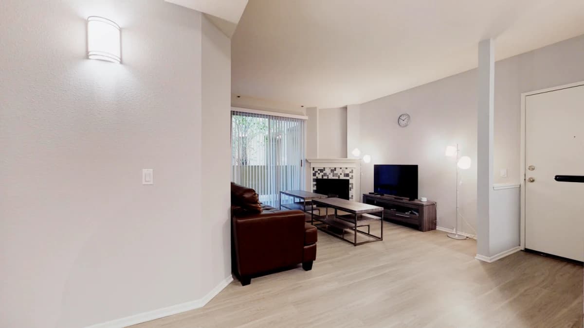 Private Room in 3 bed