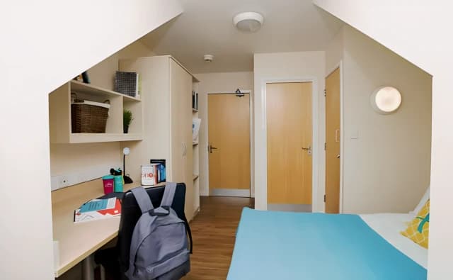 Homely single ensuite bedroom in Rusholme