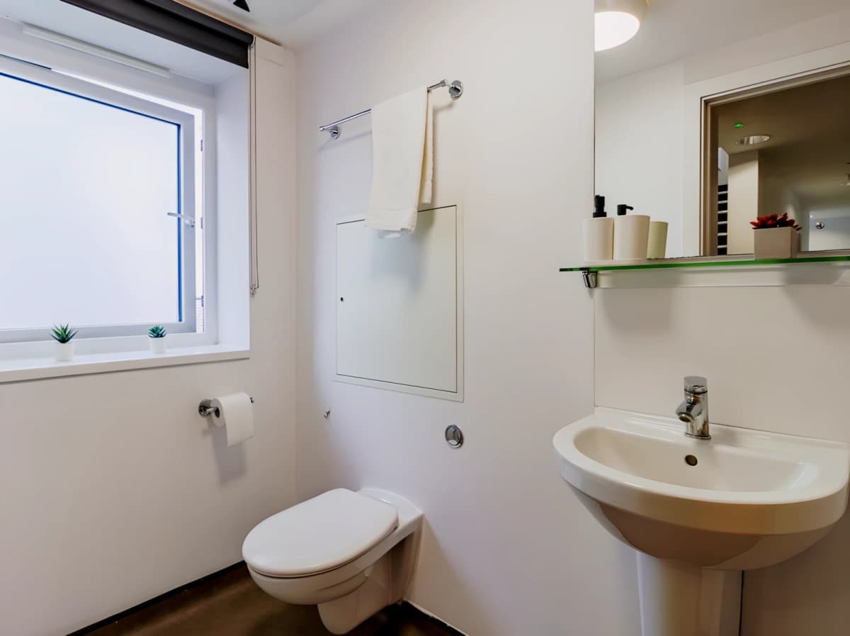 Crescent Place image