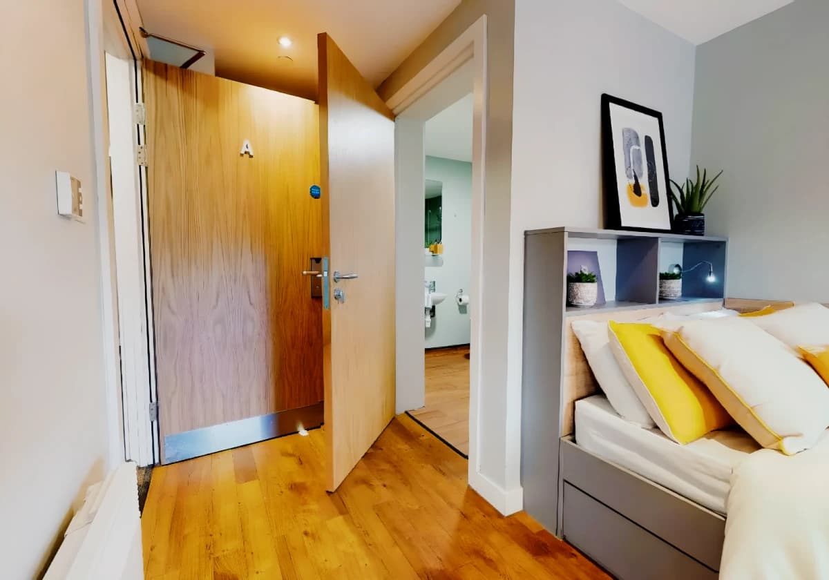 iQ Knight House image