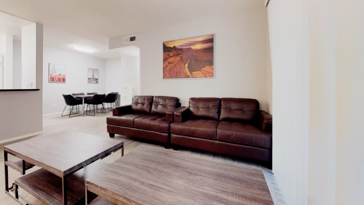 Private Room in 3 bed