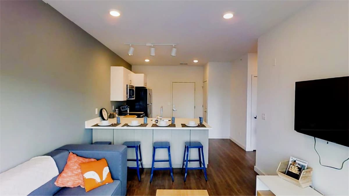 307 E. Daniel image