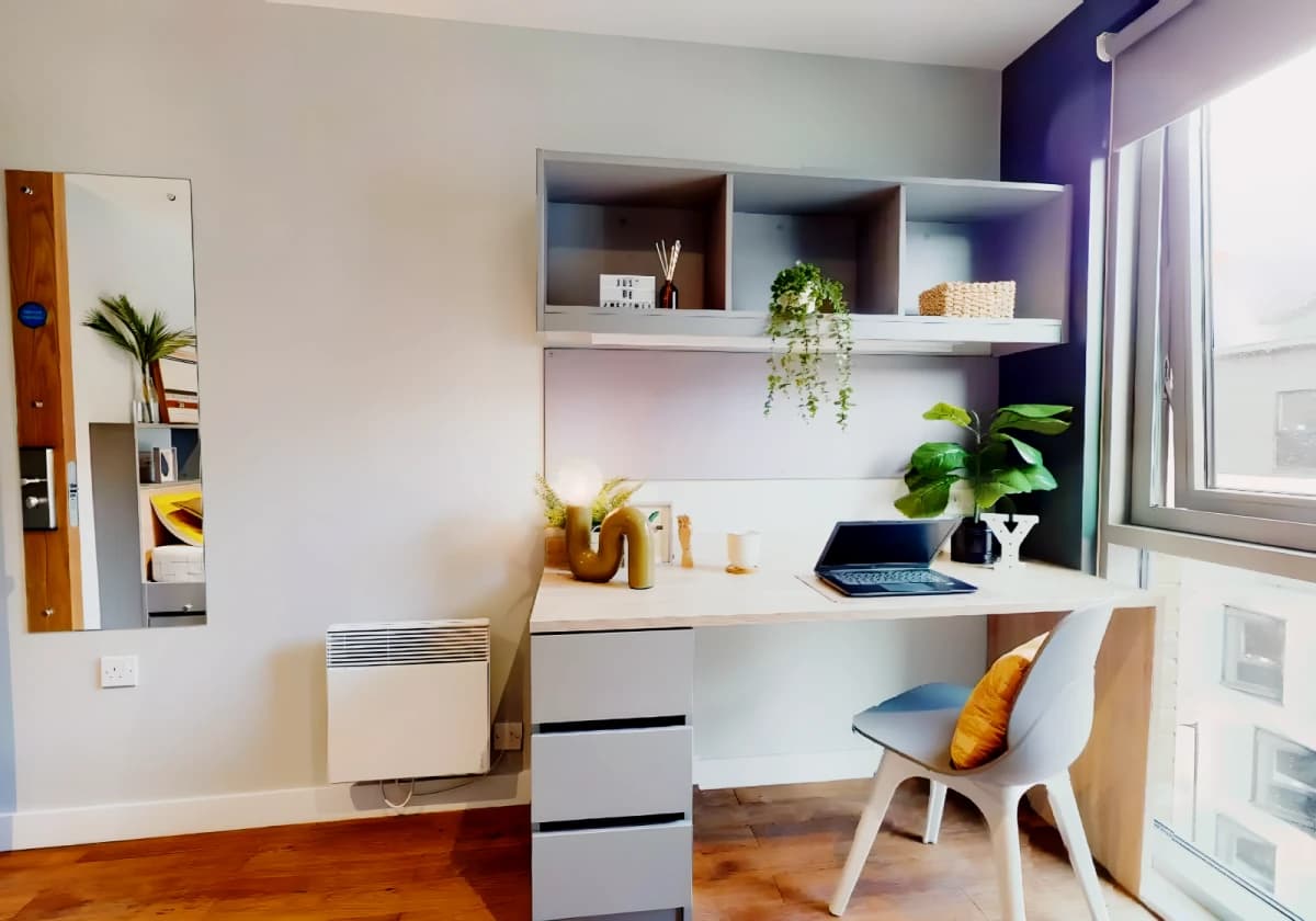 iQ Knight House image