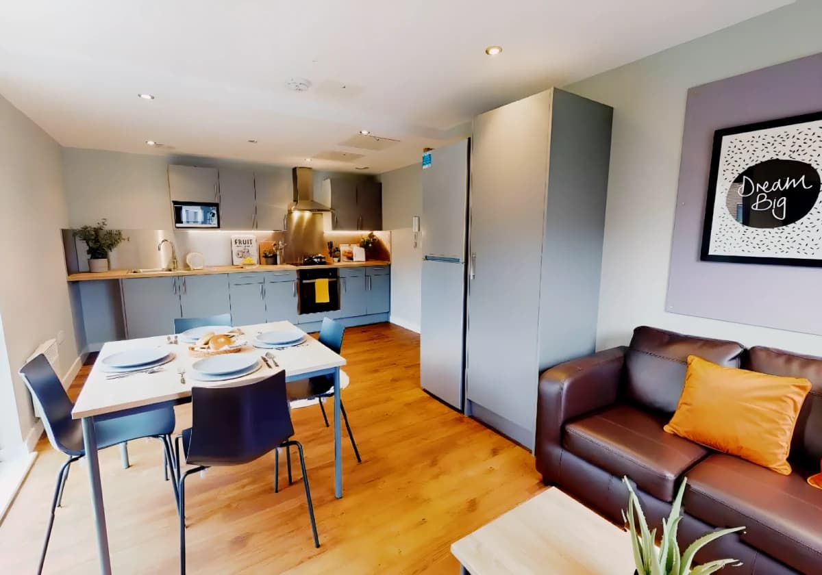 iQ Knight House image