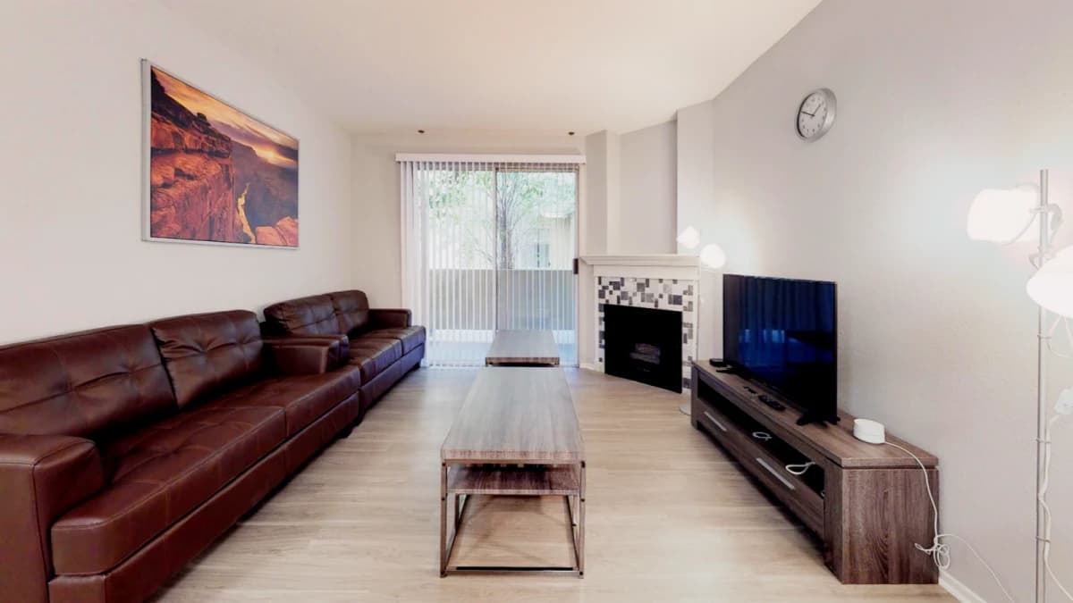 Private Room in 3 bed