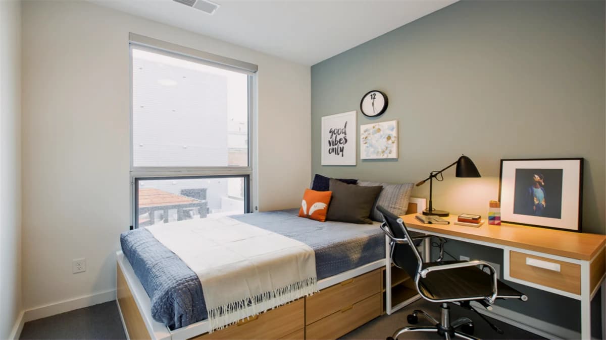 307 E. Daniel image