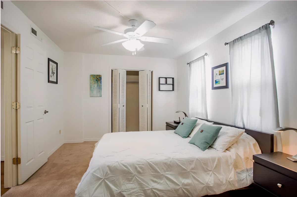 Towne Parc Apartments image