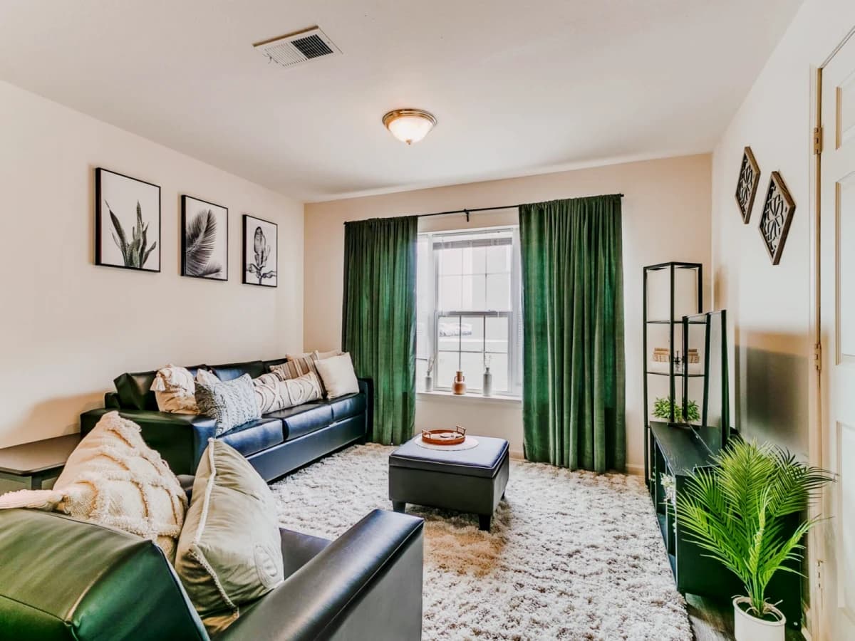 3BR/3BA – DELUXE