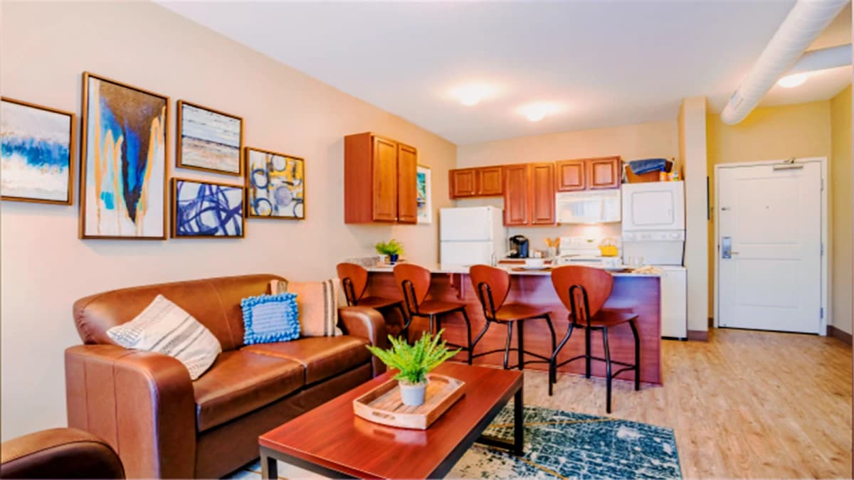 The Courtyards Student Apartments image