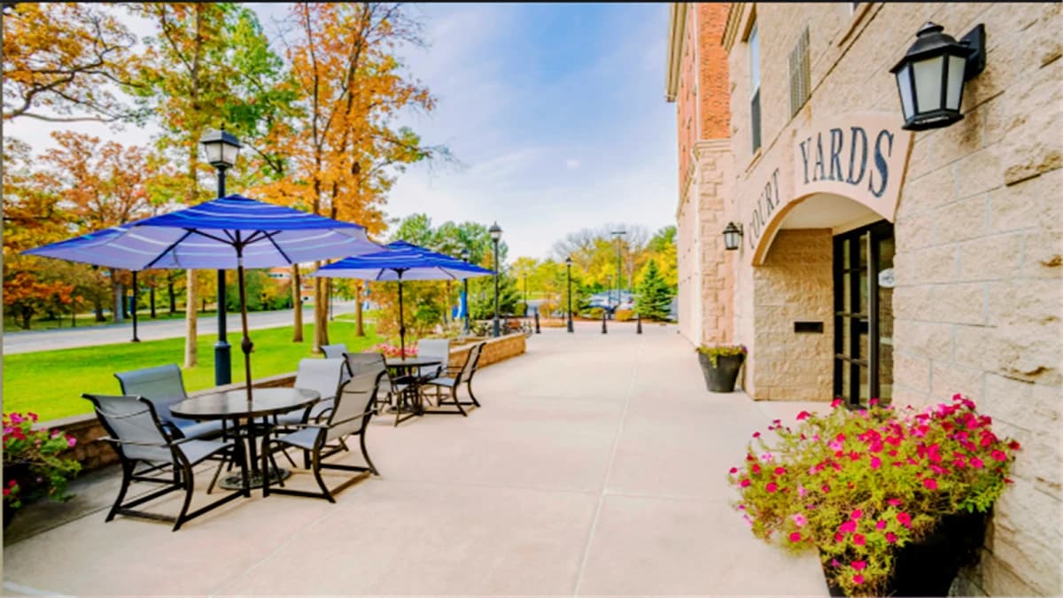 The Courtyards Student Apartments image