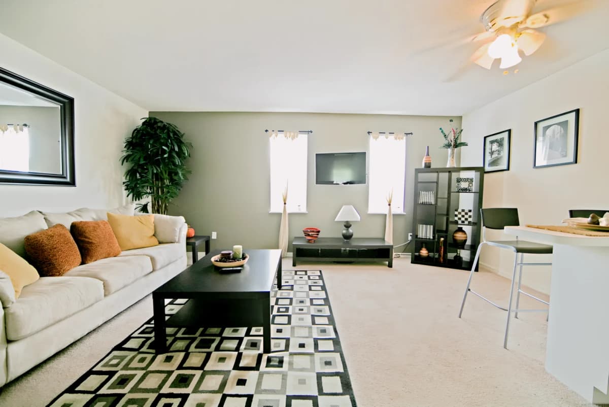 Towne Parc Apartments image