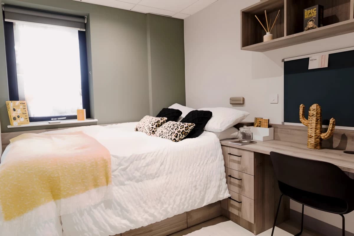 Crown Place image