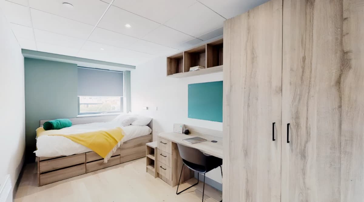 Crown Place image