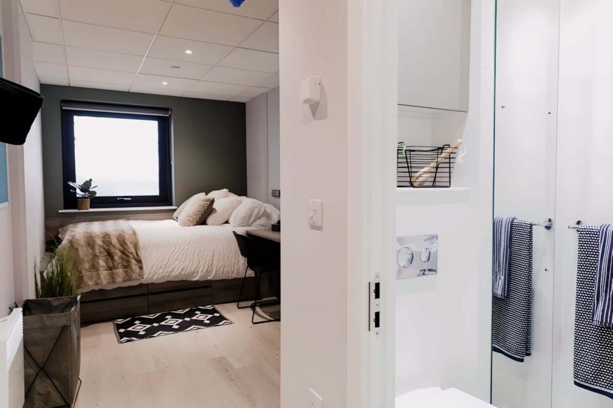 Crown Place image