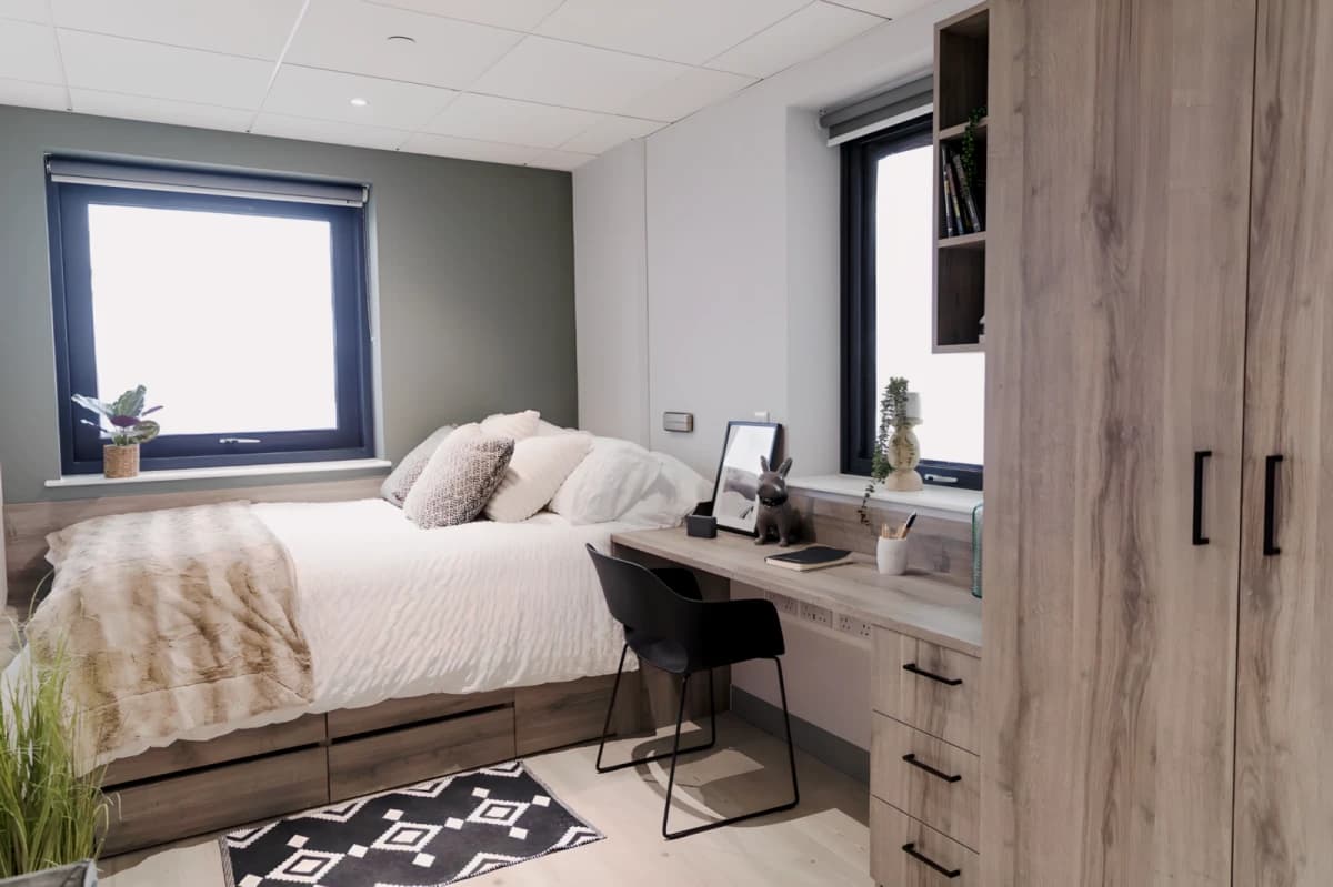 Crown Place image