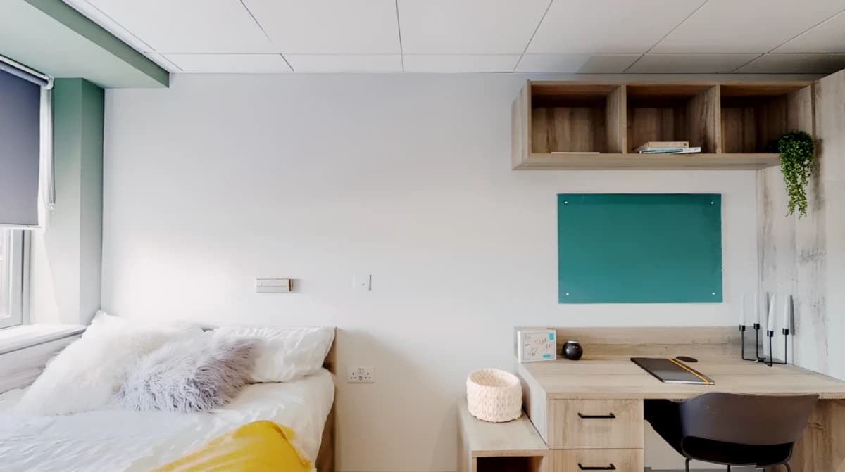 Crown Place image
