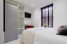 2 Beds 5 Baths