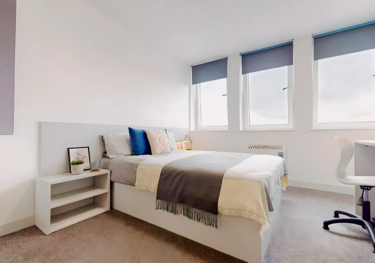 iQ Newtown House image