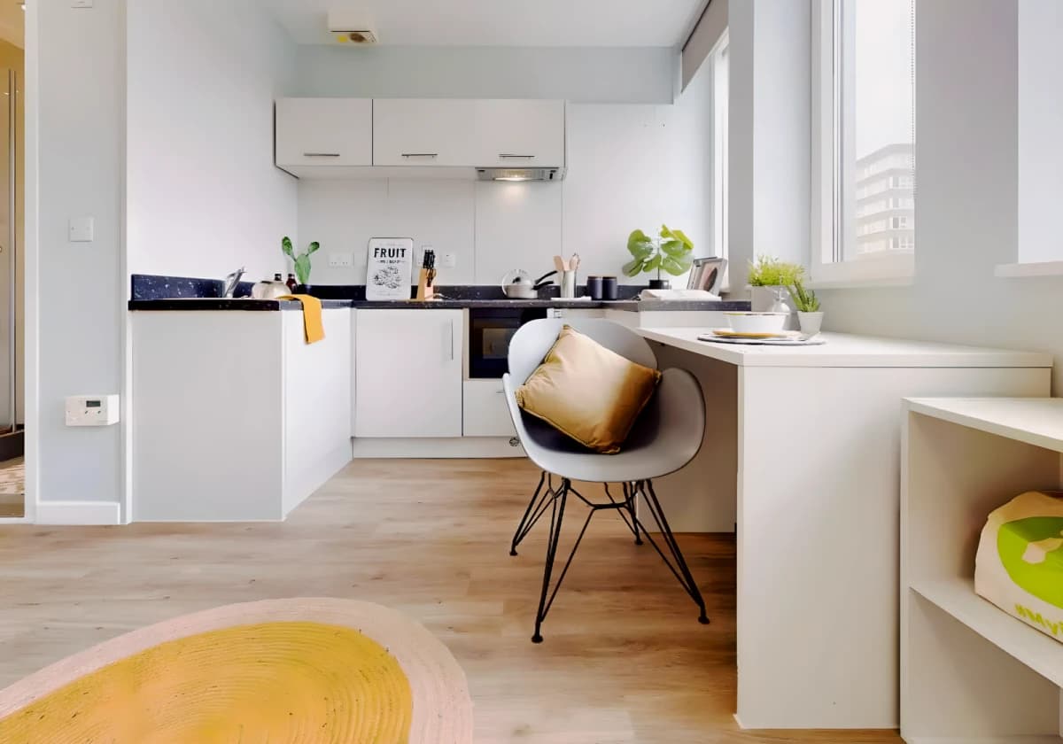 iQ Newtown House image