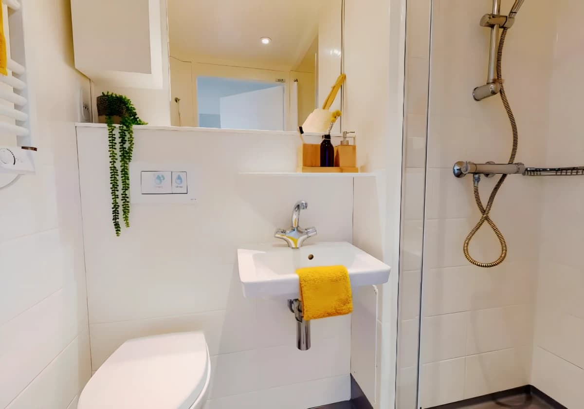 iQ Newtown House image