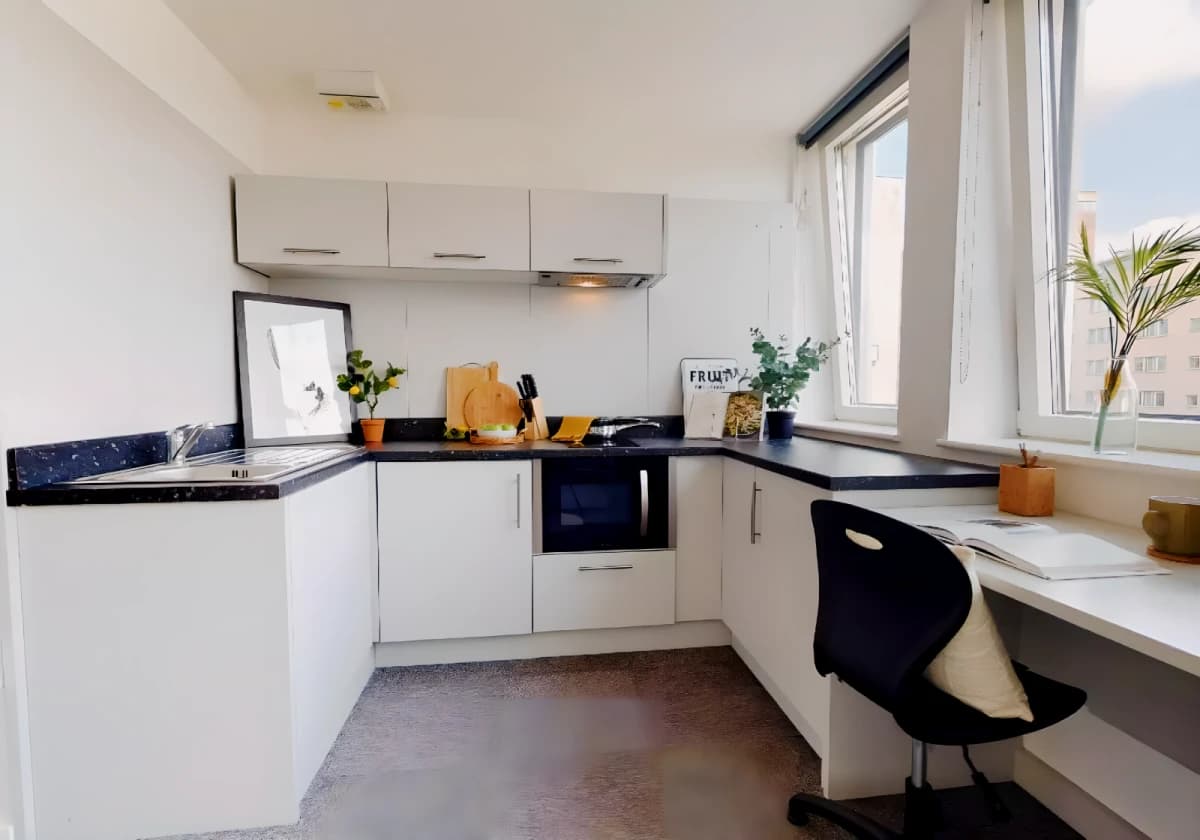 iQ Newtown House image