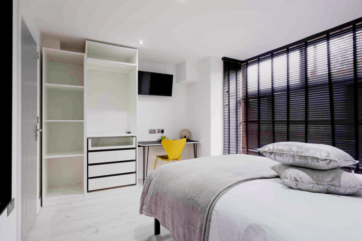 3 Beds 6 Baths