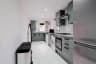 1 Beds 4 Baths