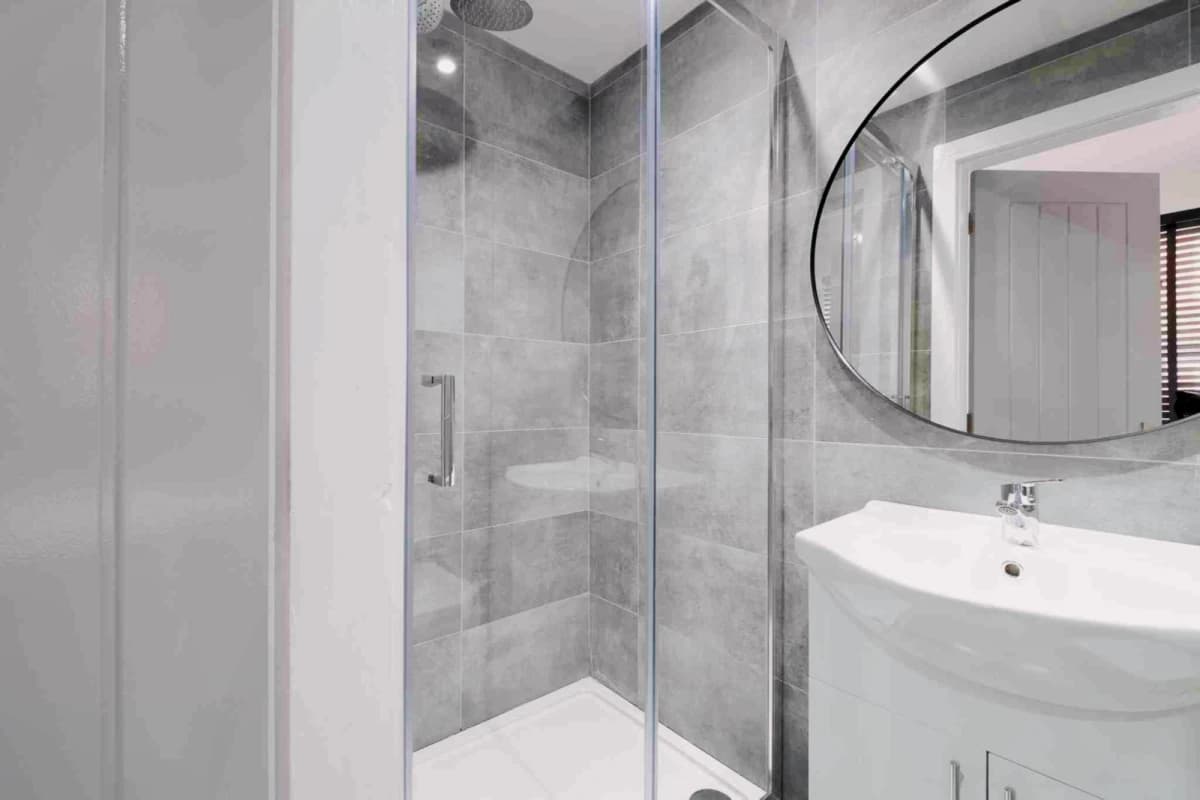 3 Beds 5 Baths