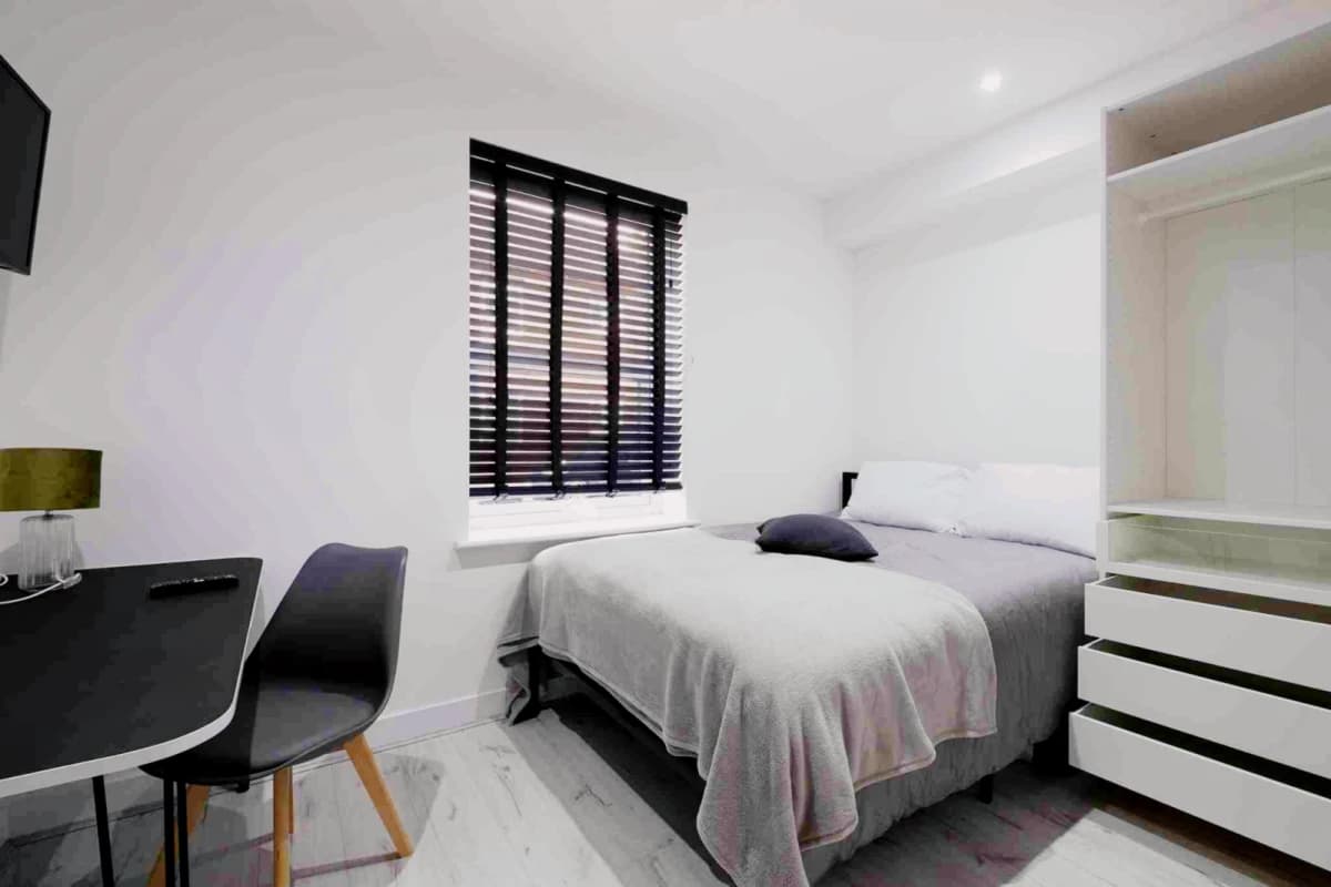 3 Beds 5 Baths