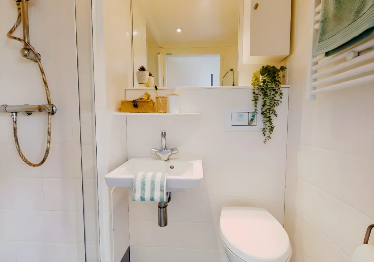 iQ Newtown House image