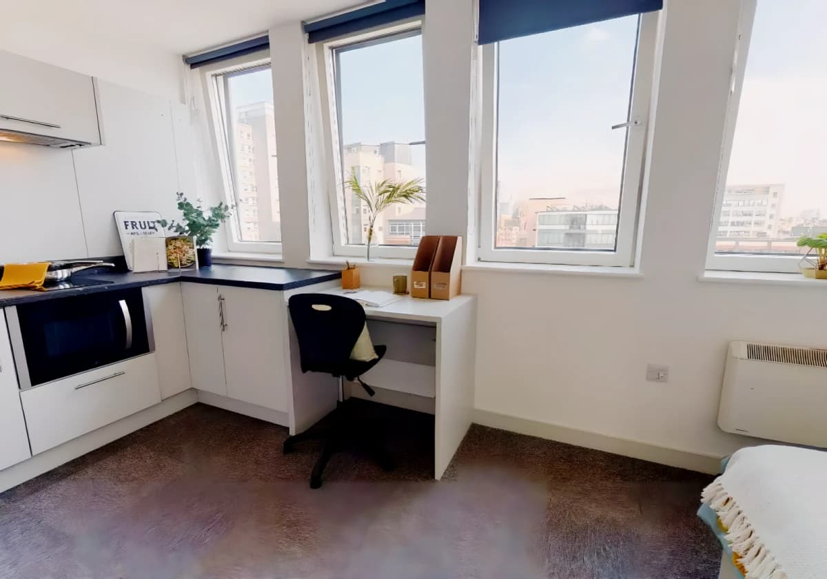 iQ Newtown House image