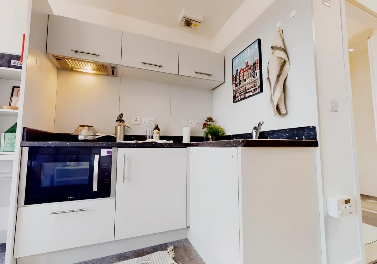 iQ Newtown House image