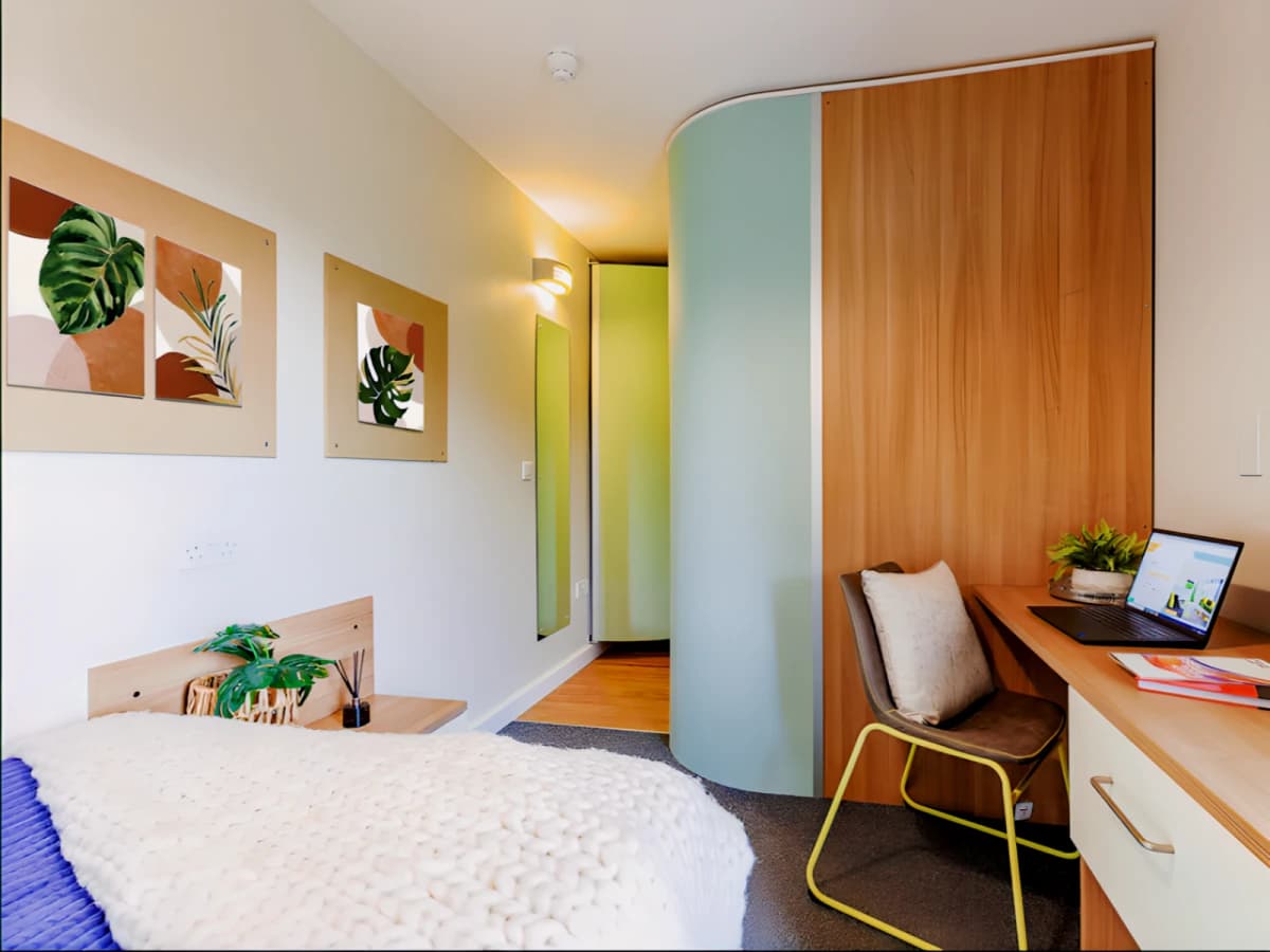 Premium Plus Ensuite