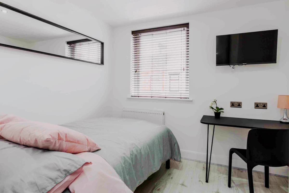 6 Beds 6 Baths