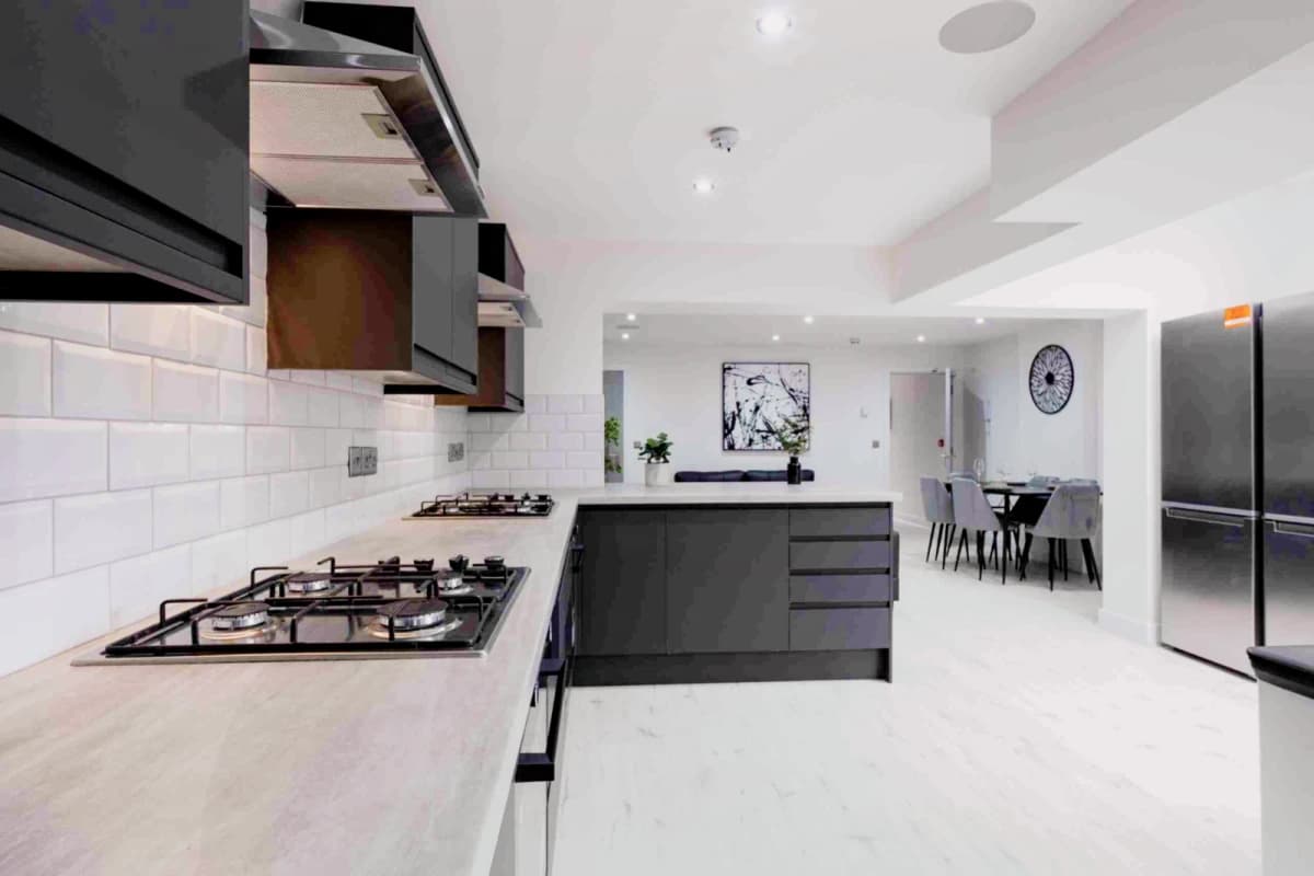 3 Beds 6 Baths