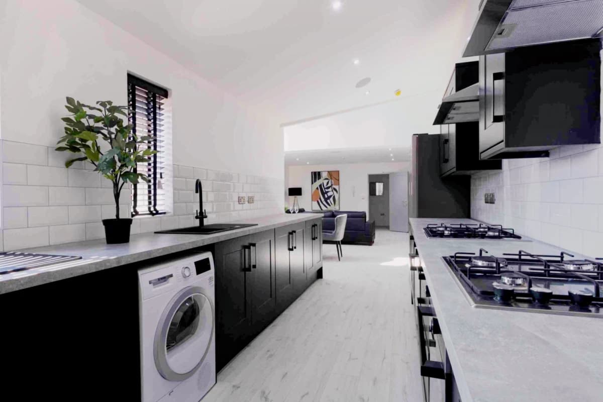 6 Beds 6 Baths