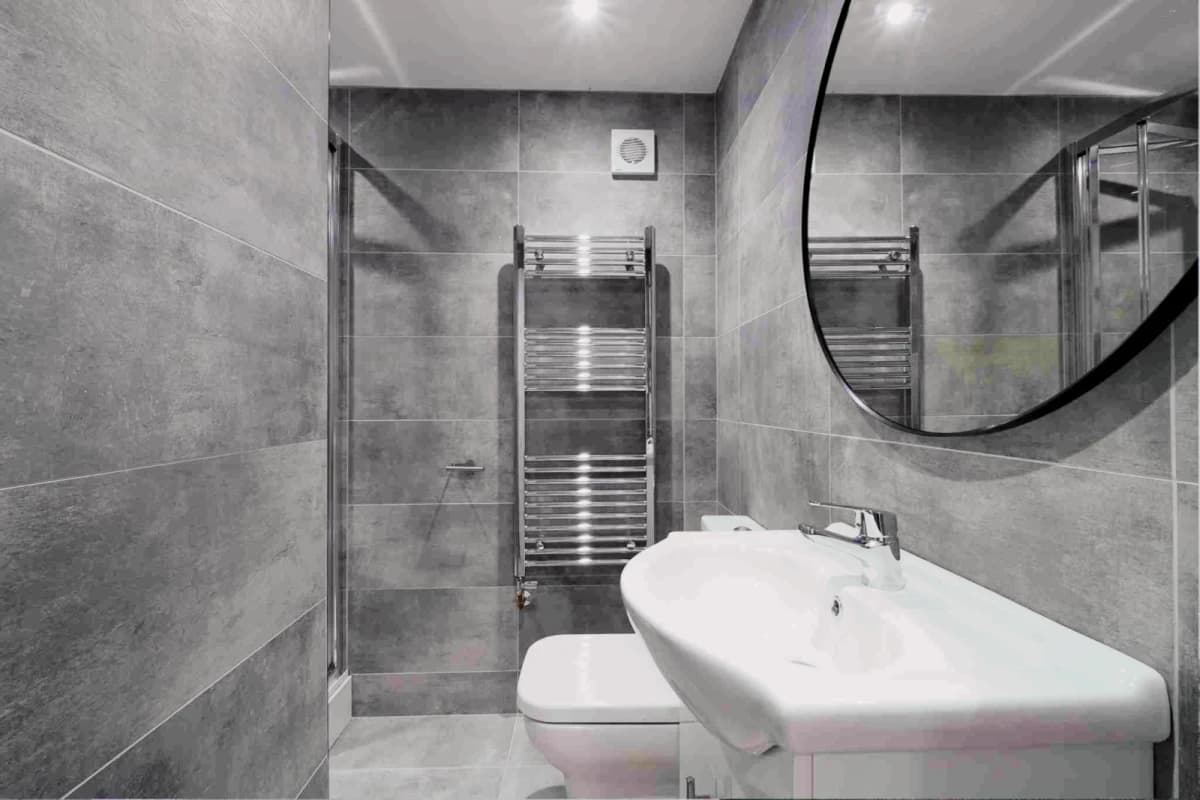 3 Beds 5 Baths