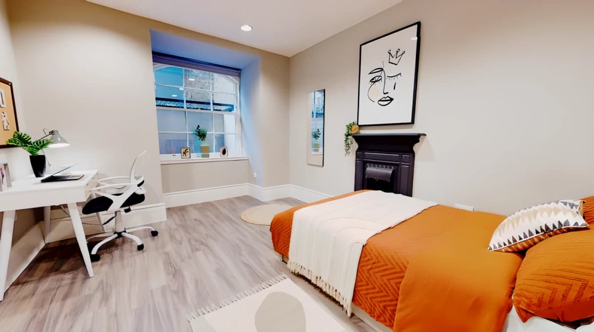Bronze En Suite