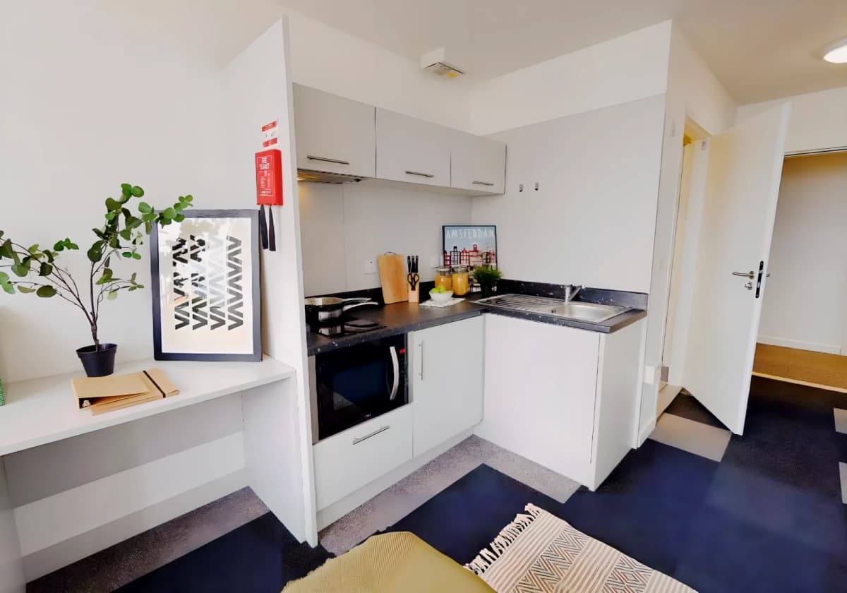 iQ Newtown House image