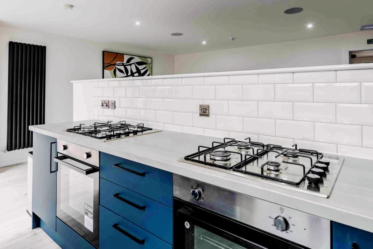 6 Beds 4 Baths